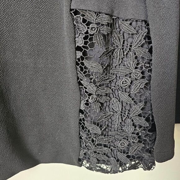 EUC EXPRESS BLACK LACED CUT OUT AT THE BACK SEMI CROPPED TOP SIZE L - Picture 7 of 15